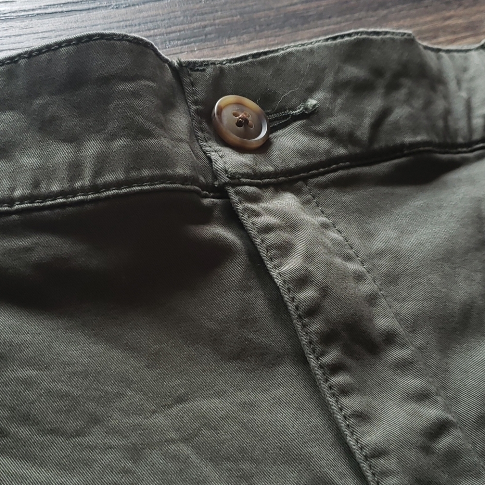 GAP 9in Burmuda Shorts
